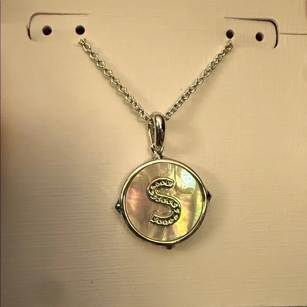 🩶Kendra Scott Silver & Mother of Pearl Reversible Initial Necklaces🩶 - Picture 13 of 14